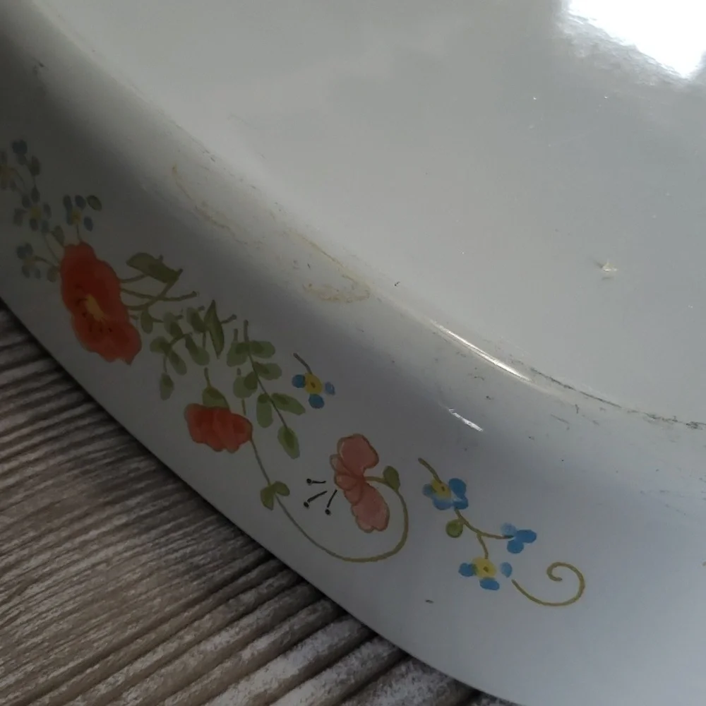 Corning ware vintage wildflower print casserole with lid